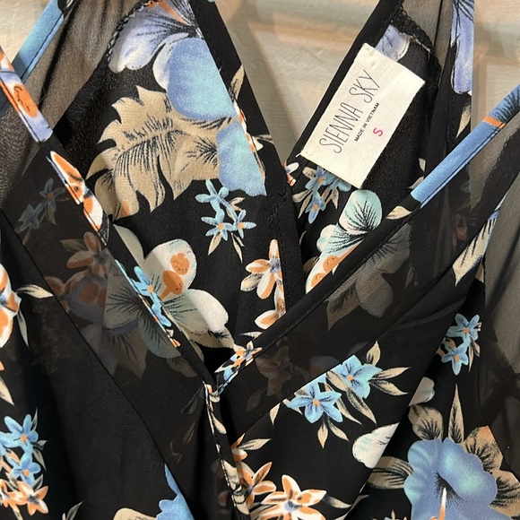 Sienna Sky Floral racerback summer top - Picture 2 of 2